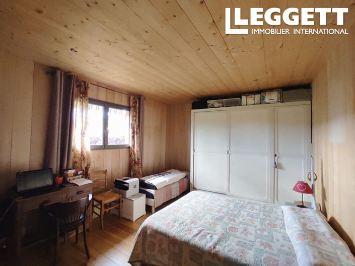 Image No.8-3 Bed House for sale