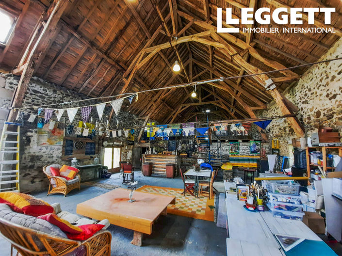 Image No.8-9 Bed House for sale