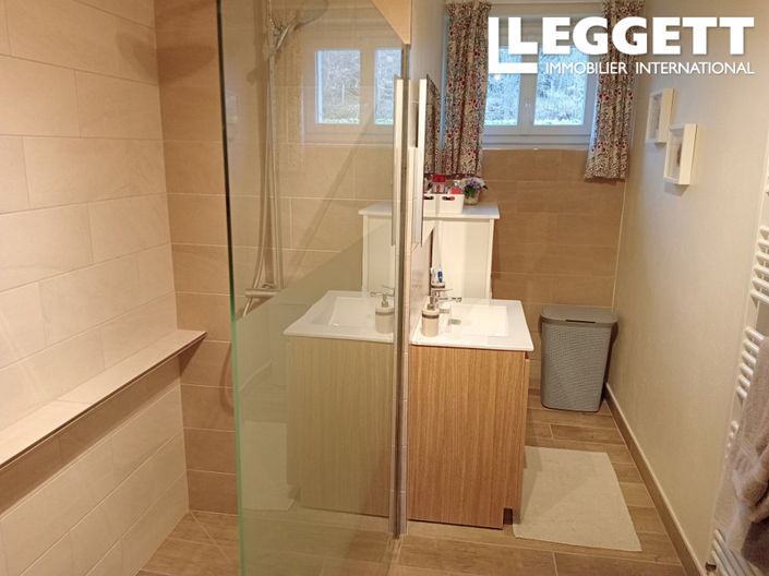 Image No.8-3 Bed House for sale