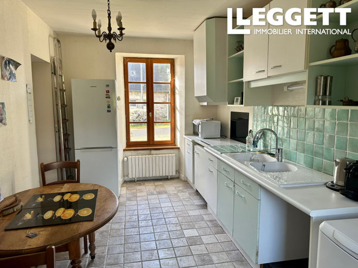 Image No.6-6 Bed House for sale