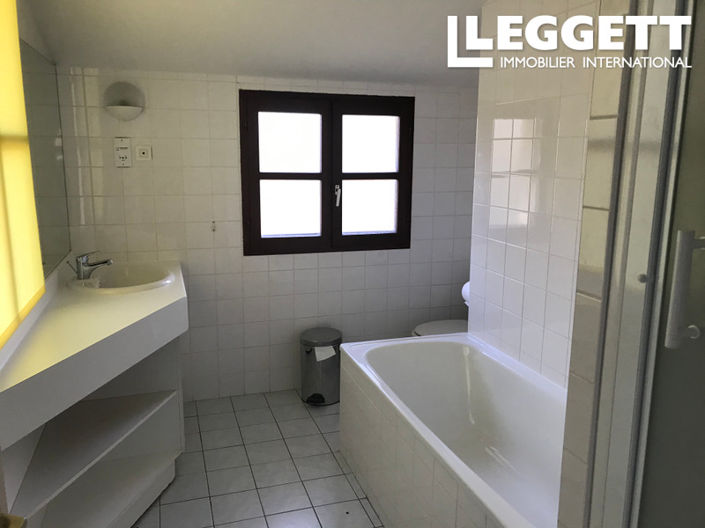 Image No.4-2 Bed House for sale