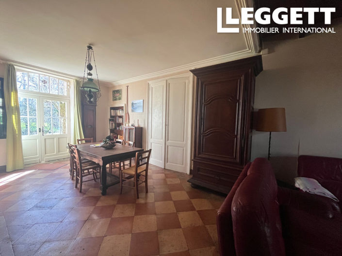 Image No.2-4 Bed House for sale