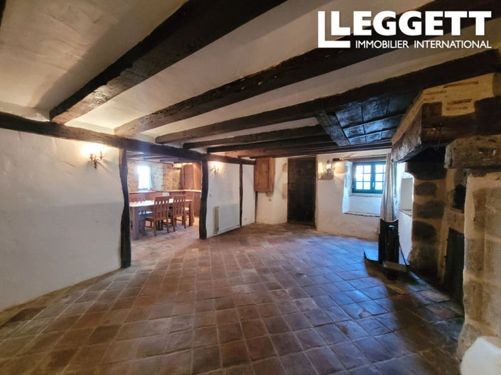 Image No.10-3 Bed House for sale