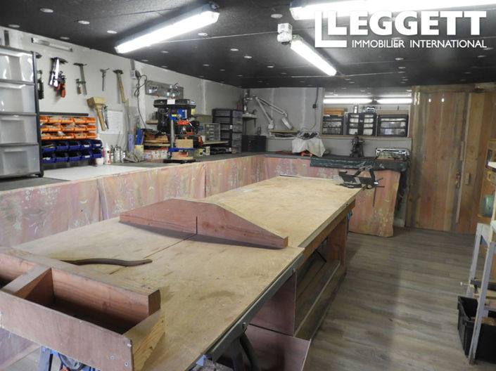 Image No.8-3 Bed House for sale