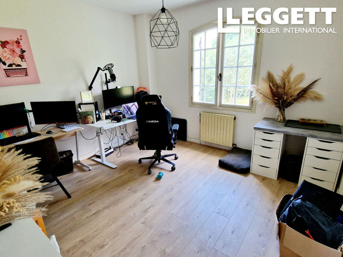 Image No.6-3 Bed House for sale