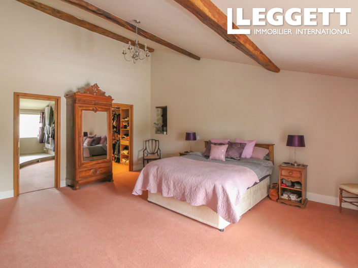 Image No.7-5 Bed House for sale