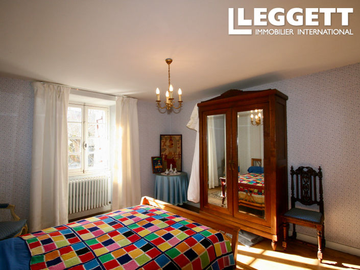 Image No.6-3 Bed House for sale