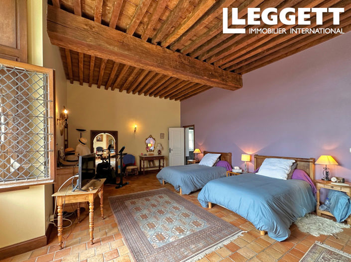 Image No.6-4 Bed House for sale