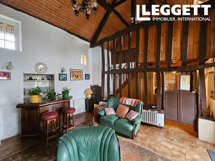 Image No.10-3 Bed House for sale