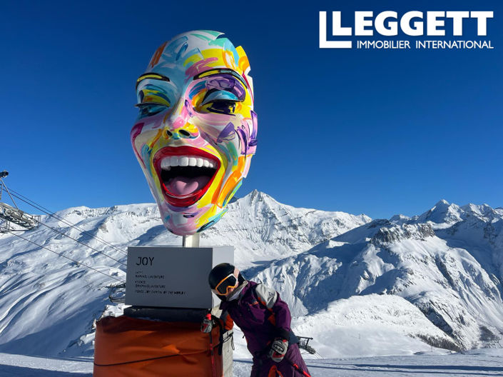 Image No.8-5 Bed House for sale