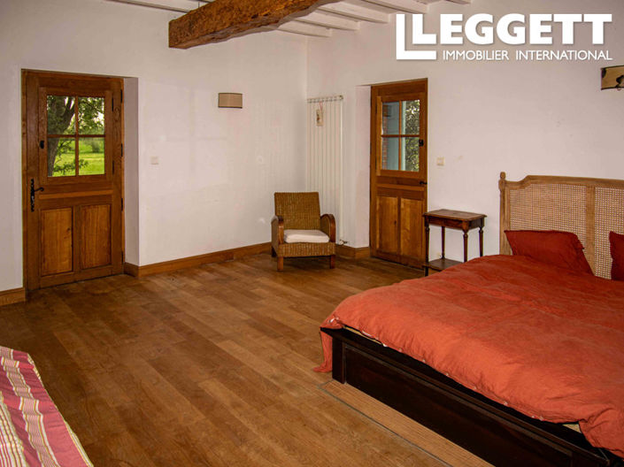 Image No.6-5 Bed House for sale