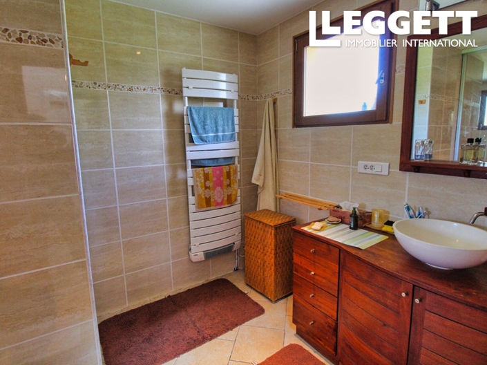 Image No.10-3 Bed House for sale