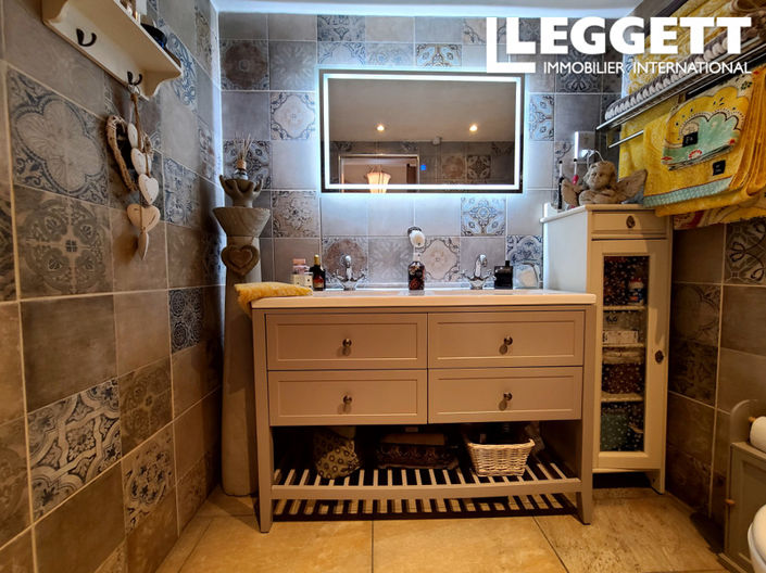 Image No.9-3 Bed House for sale