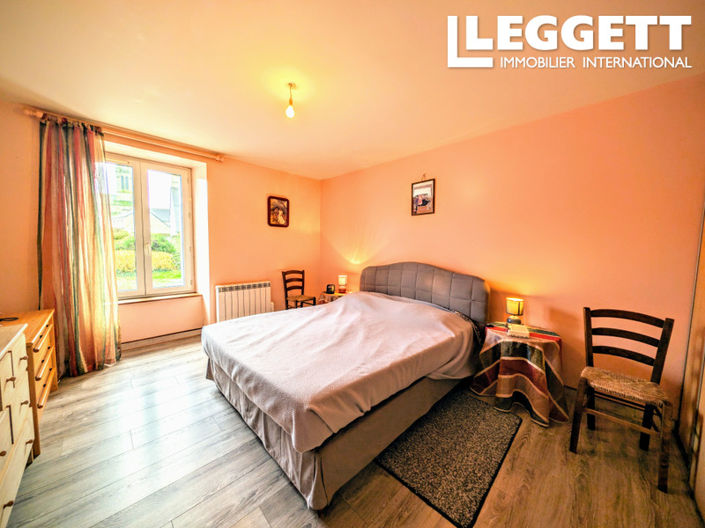 Image No.6-4 Bed House for sale