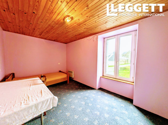 Image No.8-4 Bed House for sale