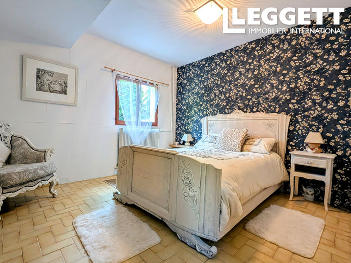 Image No.8-4 Bed House for sale