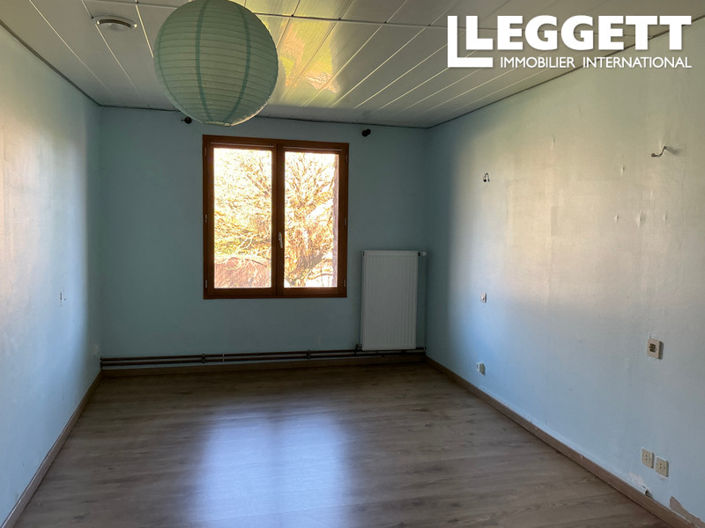 Image No.9-5 Bed House for sale