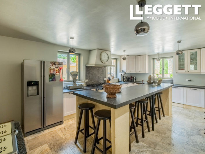 Image No.9-12 Bed House for sale