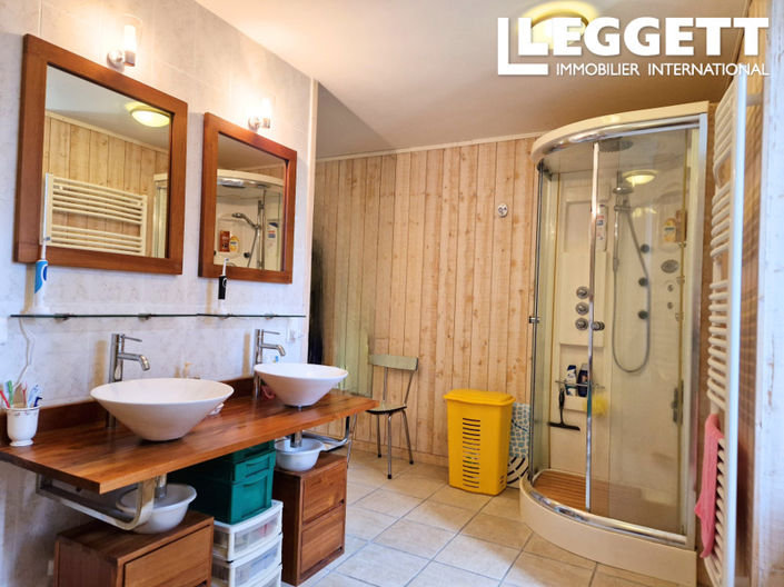 Image No.8-4 Bed House for sale