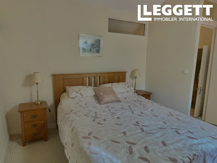 Image No.8-5 Bed House for sale