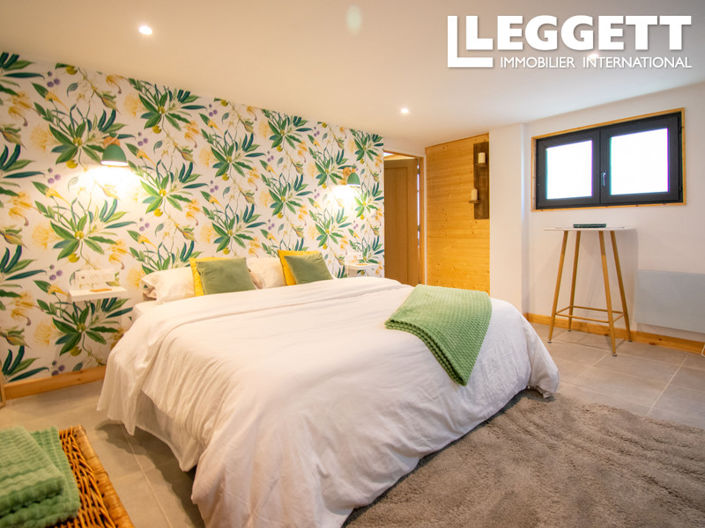 Image No.5-7 Bed House for sale