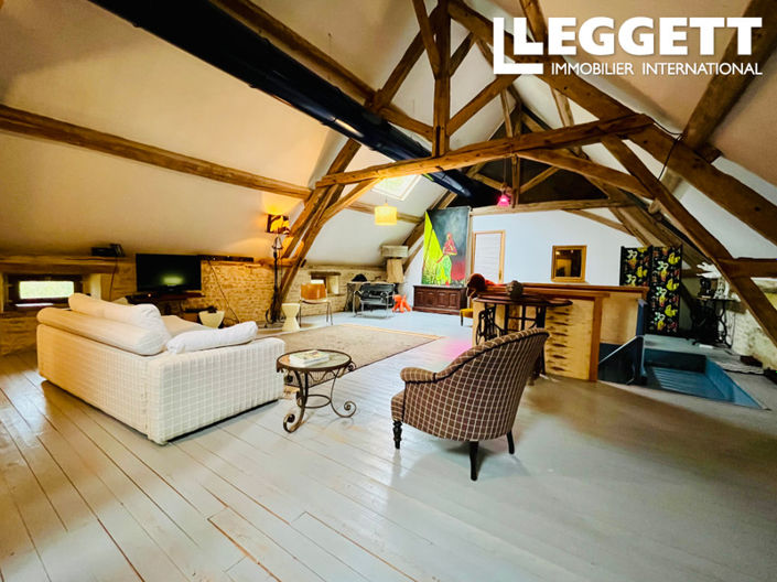 Image No.8-4 Bed House for sale