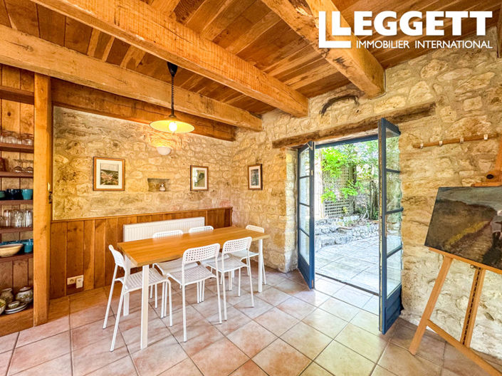 Image No.8-6 Bed House for sale