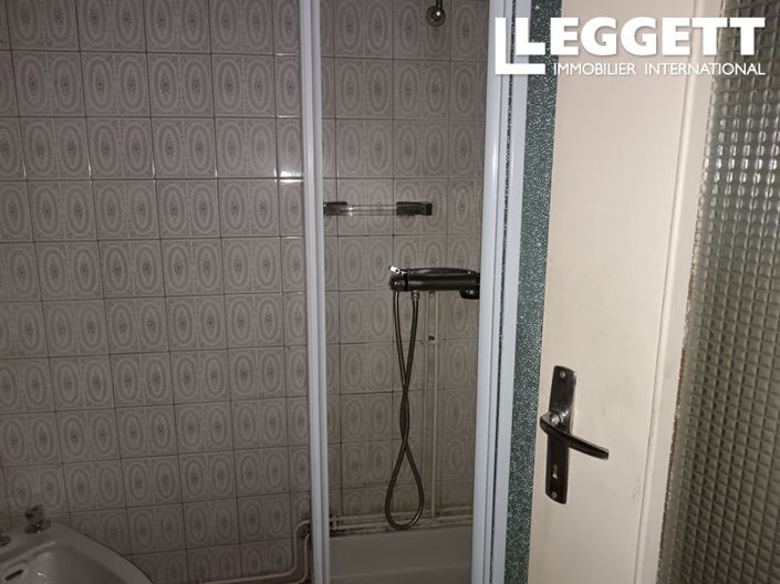 Image No.8-5 Bed House for sale