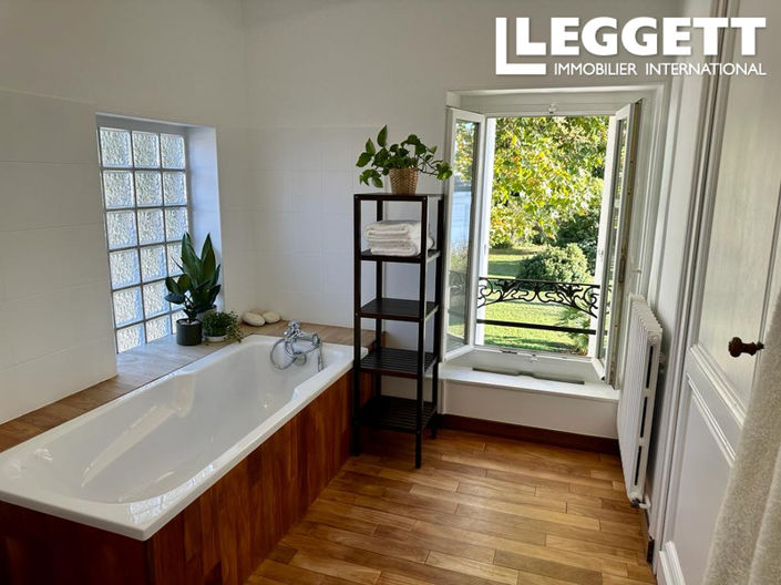 Image No.10-5 Bed House for sale