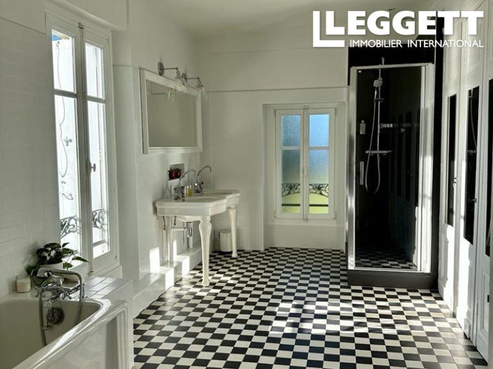 Image No.8-5 Bed House for sale