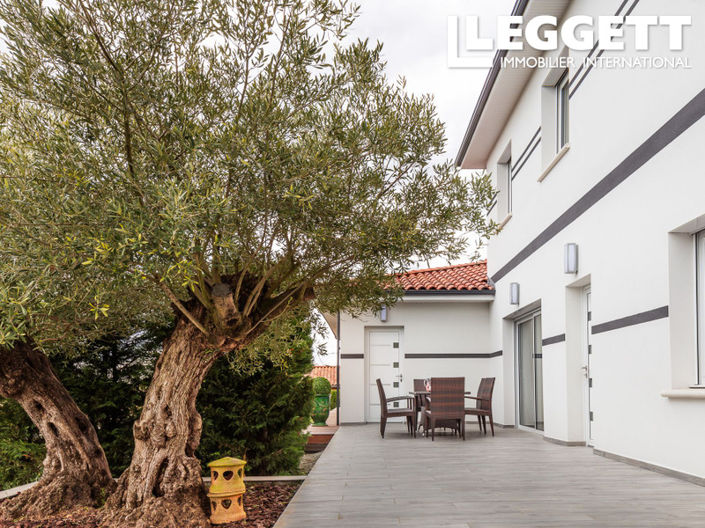 Image No.9-14 Bed House for sale