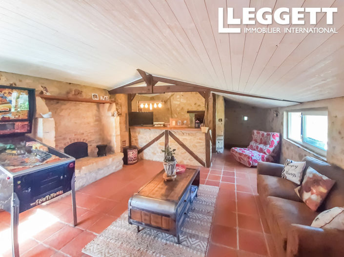 Image No.6-3 Bed House for sale