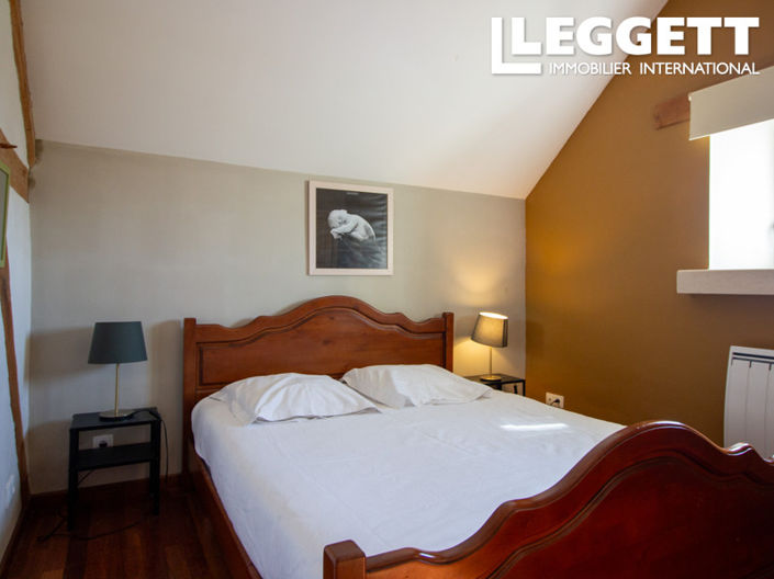 Image No.7-5 Bed House for sale