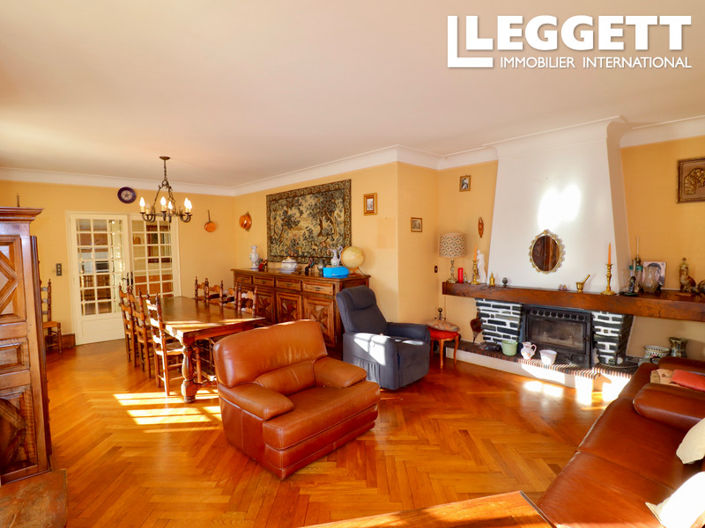 Image No.2-4 Bed House for sale