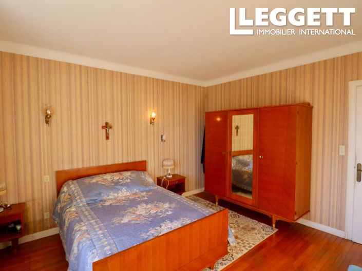 Image No.7-4 Bed House for sale