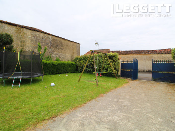 Image No.10-6 Bed House for sale