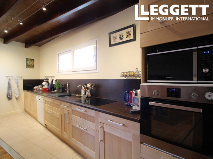 Image No.5-6 Bed House for sale