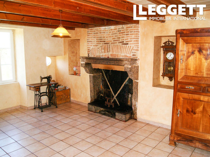 Image No.2-4 Bed House for sale