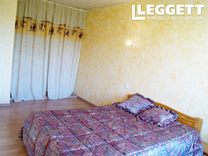 Image No.5-4 Bed House for sale