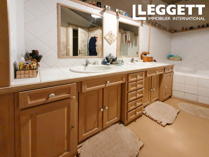 Image No.6-7 Bed House for sale