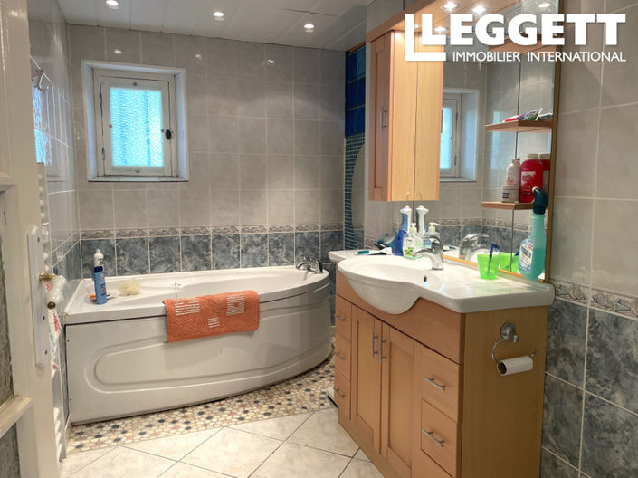 Image No.7-2 Bed House for sale