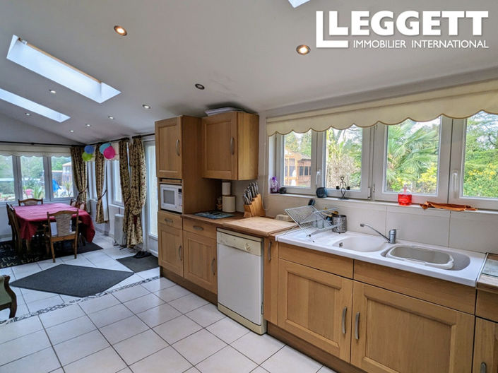 Image No.2-6 Bed House for sale