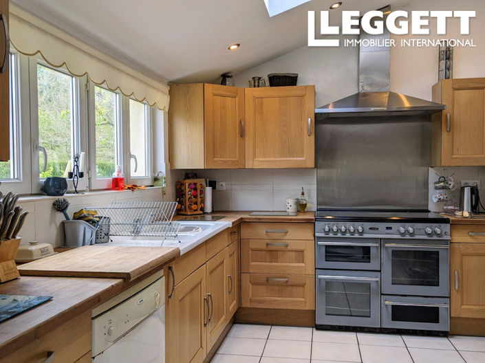 Image No.3-6 Bed House for sale