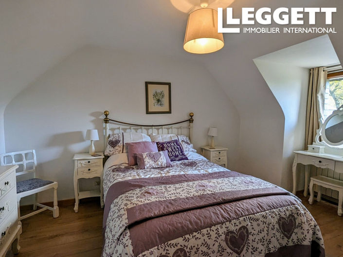 Image No.6-6 Bed House for sale