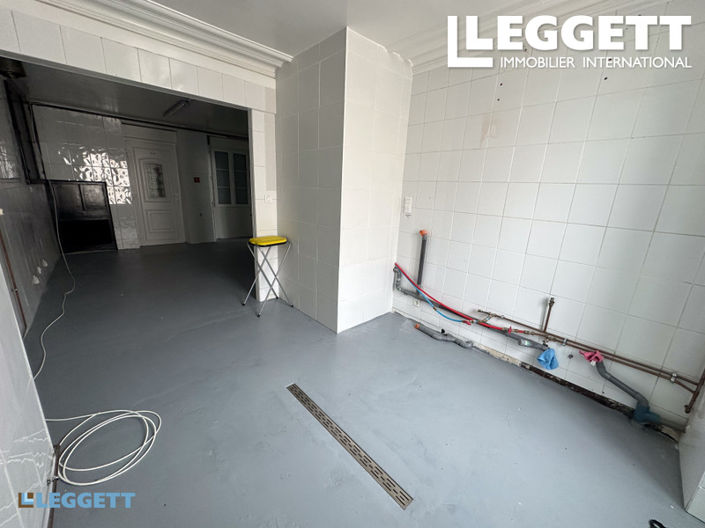 Image No.6-6 Bed House for sale