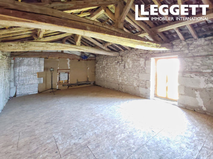 Image No.10-3 Bed House for sale