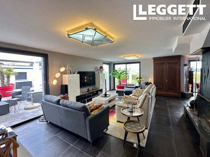 Image No.4-5 Bed House for sale