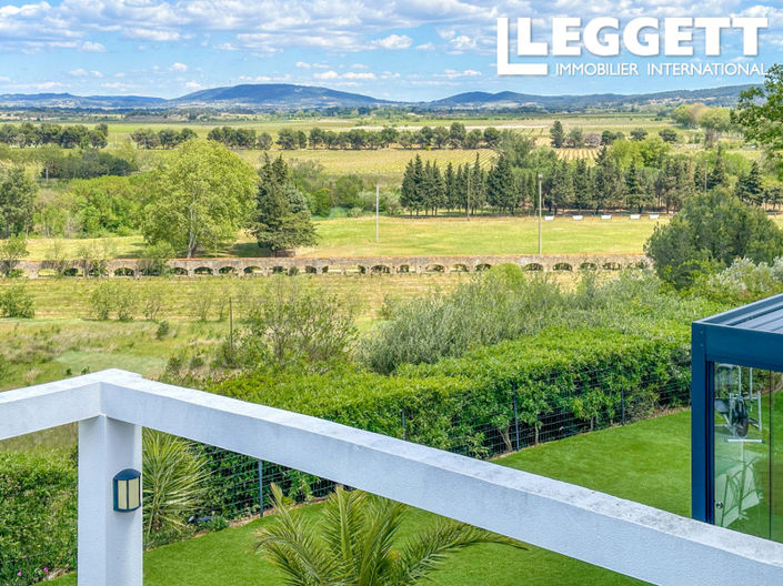 Image No.7-5 Bed House for sale