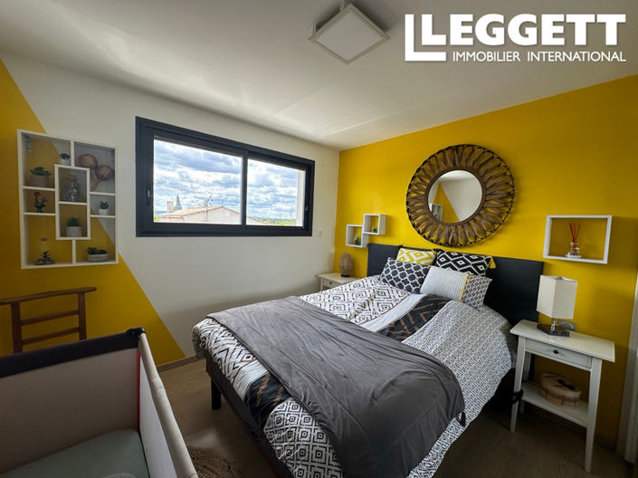 Image No.9-5 Bed House for sale