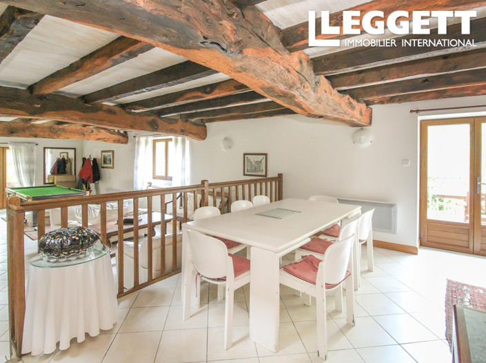 Image No.8-9 Bed House for sale